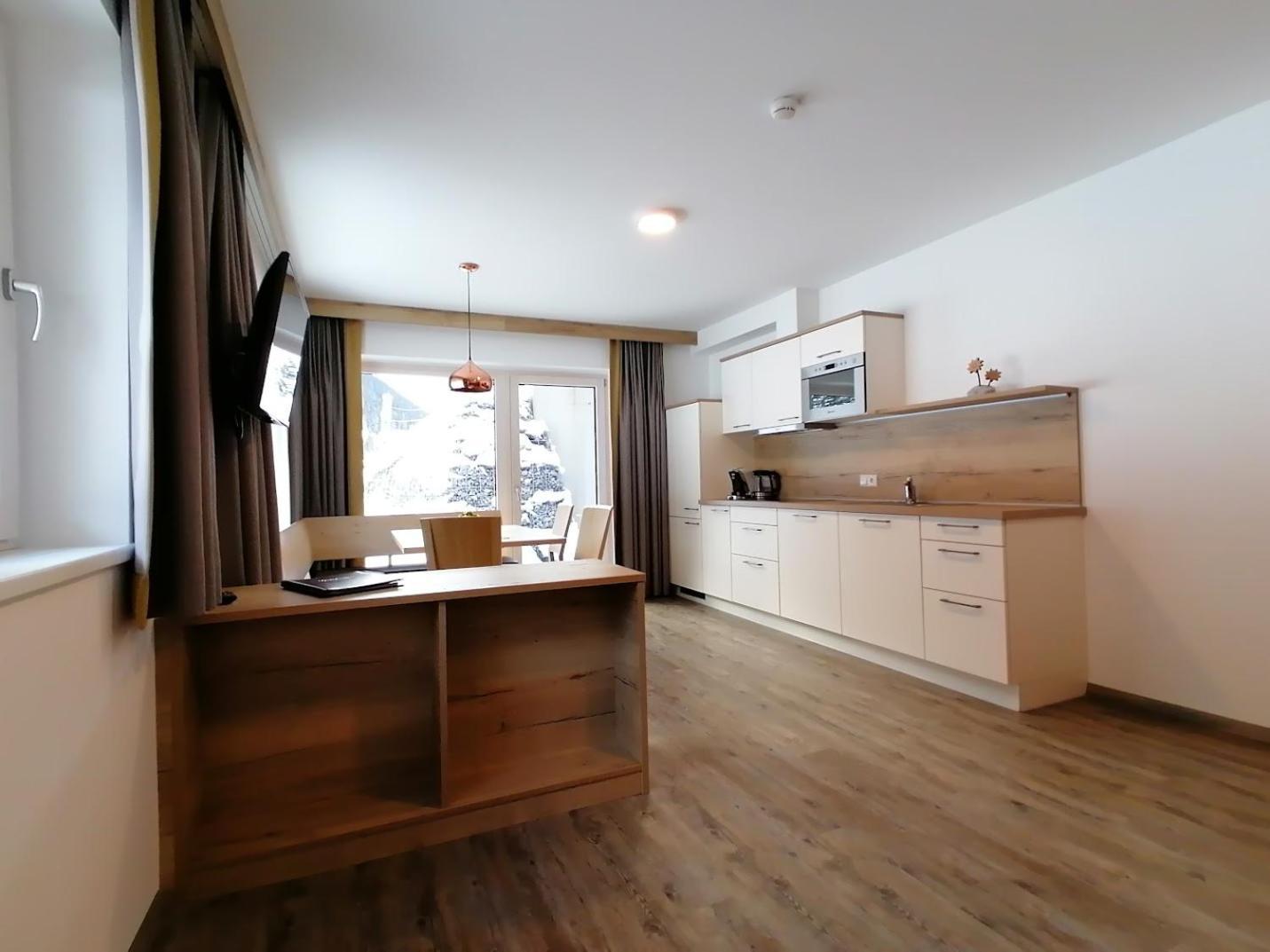 Alps Tux Apartman Kültér fotó